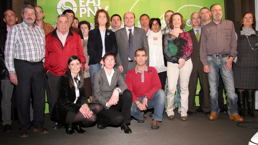 DURANGOKO EAJ PNVk ZUMARDI BAT EGITEA PROPOSATZEN DU TRENAREN LURPERATZEAREN ONDOREN ETA MEMORIA HISTORIKOAREN BEHATOKI BAT