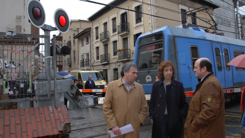 Andoni Ortuzar, Aitziber Irigoras eta  J. Arieta-A