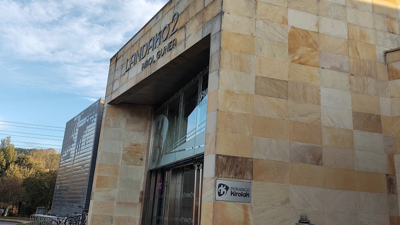 GRACIAS A LA PROPUESTA DE EAJ-PNV DURANGO LA PISCINA MUNICIPAL RECUPERARÁ EL VESTUARIO MIXTO